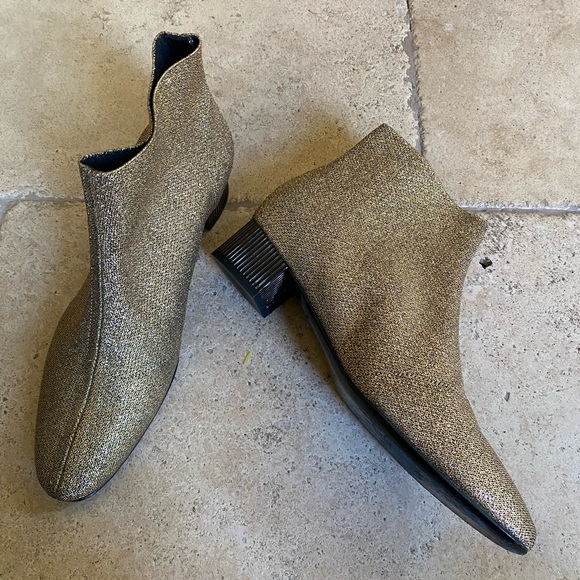 Vintage 1960s Robert Clergerie Gold Metallic Ankle Boots size 37 / 6.5 - Picture 2 of 10